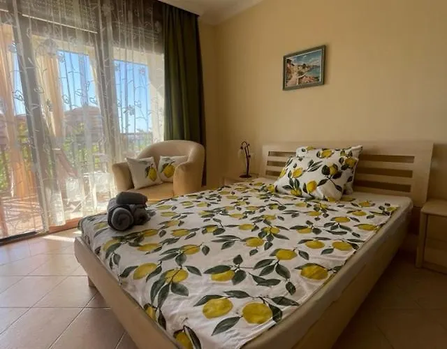 Апартамент Amarena Santa Marina, Созопол